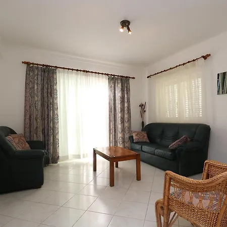 Goncalves Villa *
